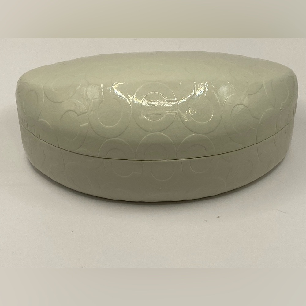 ⭐️2 for $20 ⭐️or 1@ listed price 
Coach signature clamshell eyeglass case EUC